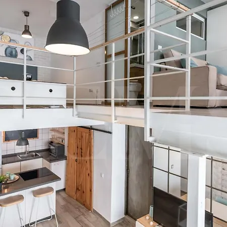 Bright Duplex Loft Next To The Center By Rems *